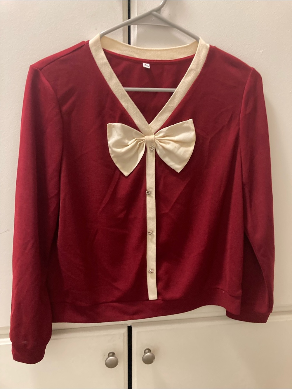 women‘s Red Bow-Accent Long Sleeve Top